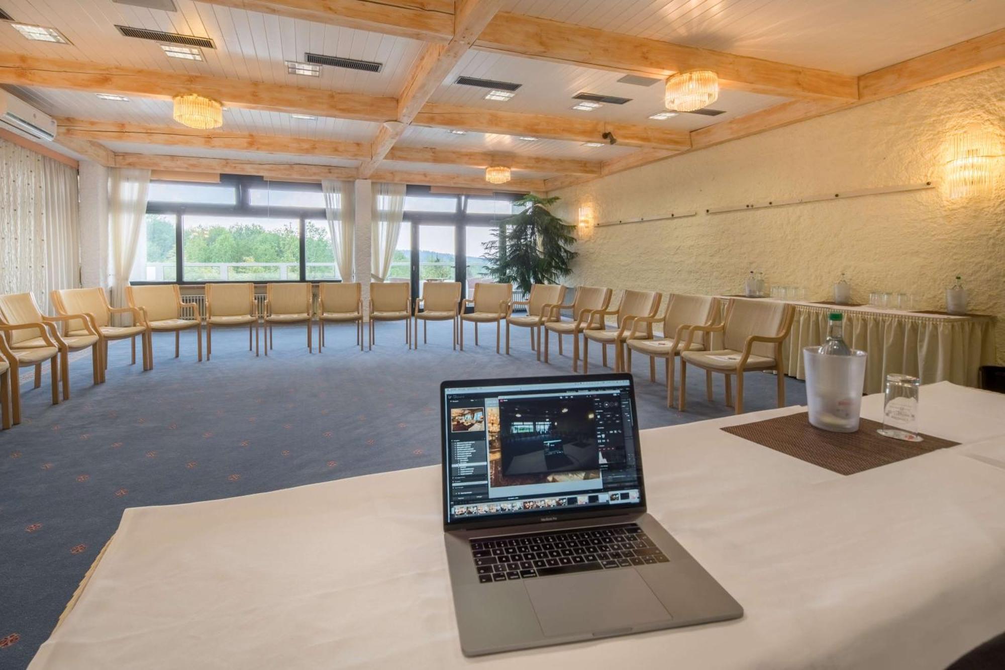 Sure Hotel By Best Western Rhoen Garden Poppenhausen Eksteriør bilde